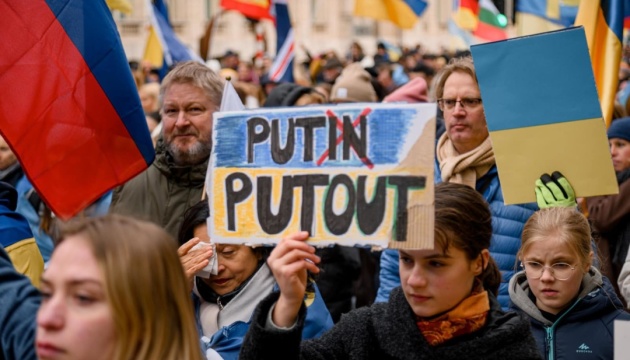 Сотні людей долучилися до  демонстрації на підтримку України у Люксембурзі