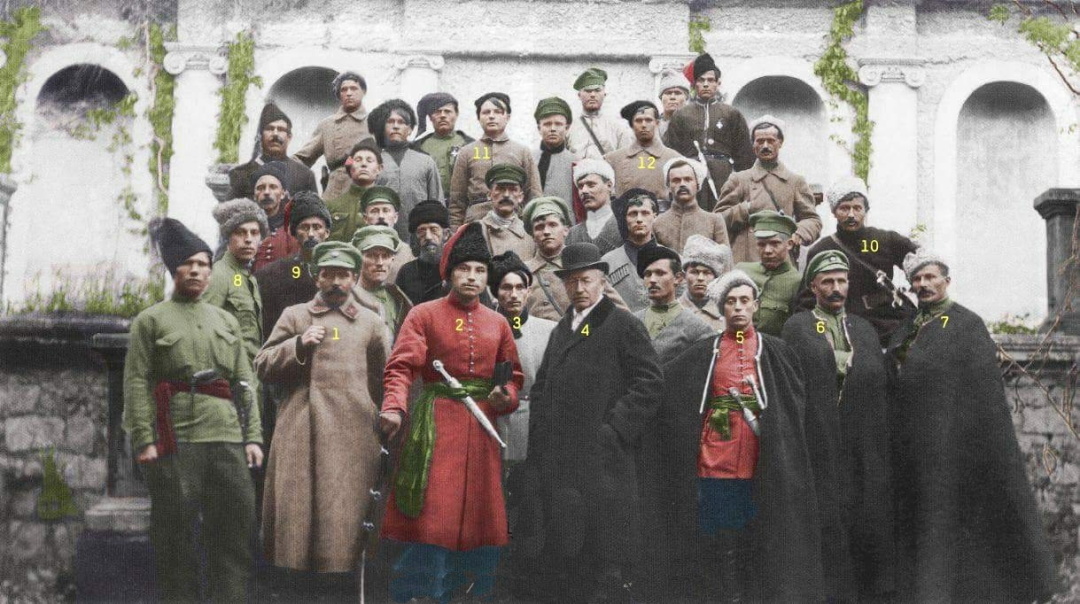2-а дивізія “Запорозька Січ”  Юхима Божка - стоїть, другий ліворуч - у Заліщиках, квітень 1919 р.