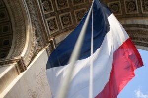 Le Parlement français appelle à « lever le tabou » sur l'interdiction à Kyiv de frapper la Russie