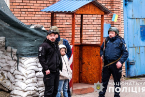 На Донеччині з зони бойових дій евакуювали 18 людей, серед них – восьмеро дітей
