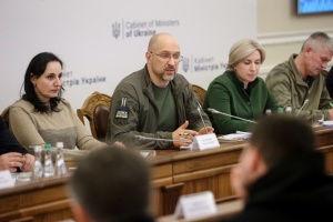 Для вирішення проблем переселенців створять координаційний штаб - Шмигаль