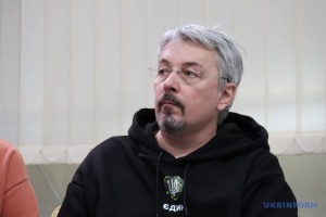 Питання Пантеону героїв треба вирішувати окремо від створення військового кладовища - Ткаченко
