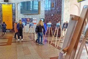 На одеському вокзалі відкрилася виставка до річниці створення Нацгвардії