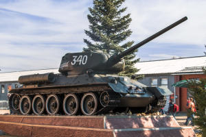 Резніков про ідею рф зняти з постаментів танки Т-34: Abrams і Leopard уже налякані