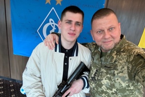Головнокомандувач ЗСУ нагородив старшого солдата Руслана Зубарєва відзнакою «Золотий Хрест»