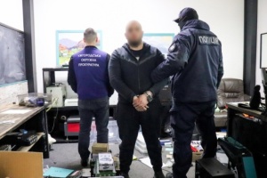 На Закарпатті поліцейські затримали організатора масштабного виробництва фальшивих документів