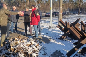 Військова адміністрація перевірила, як укріплюють інженерні загородження Києва
