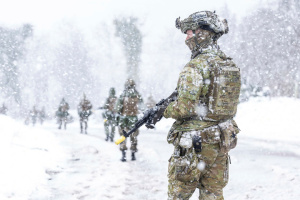 Ukrainian recruits provide cold-weather survival tips to Australian instructors in UK