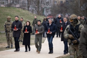 Зеленський взяв участь у вшануванні пам’яті жителів Бучі, вбитих росіянами