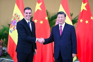 Прем'єр Іспанії закликав лідера КНР поговорити із Зеленським