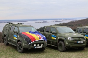Diez brigadas de las Fuerzas de Defensa reciben todoterrenos de benefactores de Europa y EE. UU.
