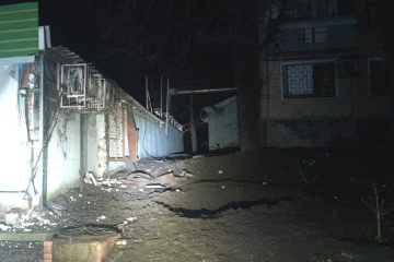 In der Nacht Nikopol mit schwerer Artillerie beschossen, es gibt Zerstörungen