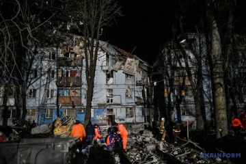 Atak na Zaporoże - dwie osoby zginęły, wieżowiec został prawie całkowicie zniszczony

