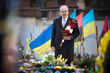 Zelensky calls Latvian president's visit to Ukraine symbolic