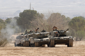 Militares ucranianos completan el entrenamiento en el manejo de Leopard 2A4 en España