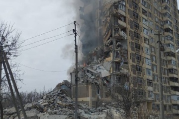 El misil ruso Kh-59 impacta en un bloque de apartamentos en Avdíivka