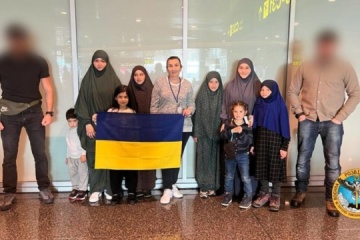 Zwei ukrainische Frauen und sechs Kinder aus Gefangenschaft in Syrien befreit - HUR