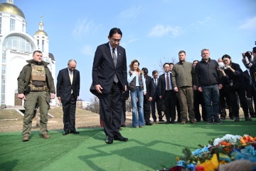 Premier Japonii odwiedził Buczę