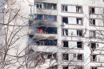 Rosyjska rakieta uderzyła w dziewięciopiętrowy budynek – Zełenski pokazał przerażające nagranie z Zaporoża

