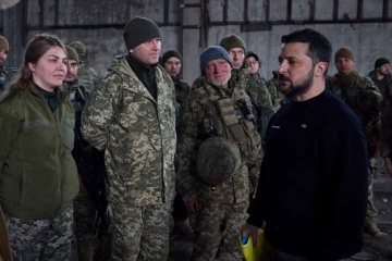 Volodymyr Zelensky s’est rend sur la ligne de front aux abords de Bakhmout 