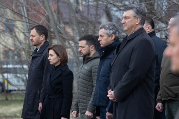 ブチャ解放から１年　ゼレンシキー宇大統領と４国首脳、犠牲者追悼式に出席