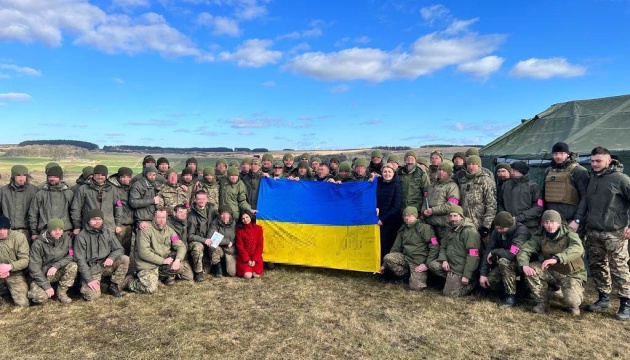 Дружина прем’єра Великої Британії зустрілася з українськими військовими