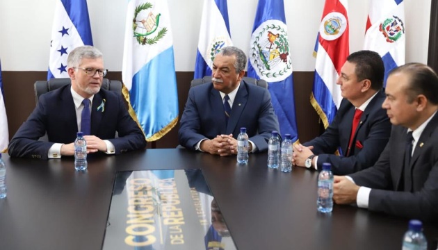 Президент Гватемали підтвердив беззаперечну підтримку України на зустрічі із заступником глави МЗС