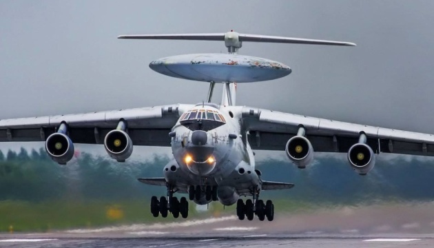 Russisches Spionageflugzeug A-50 fliegt nach Taganrog zur Reparatur