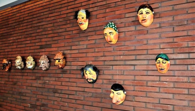 У Чернівцях показали маланкарські костюми та маски з фільму «Памфір»