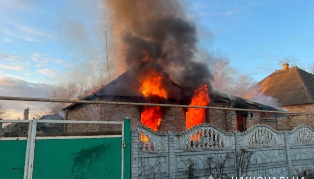 W obwodzie donieckim nieprzyjaciel ostrzelał w ciągu doby 14 miejscowości - policja pokazała konsekwencje

