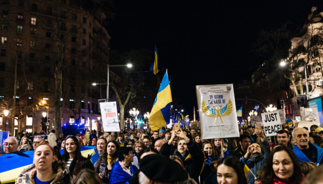 La campaña ucraniana #LightWillWinOverOverDarkness recorre el mundo
