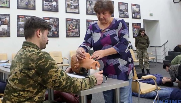 Працівники Укрінформу взяли участь у тренінгу з тактичної медицини