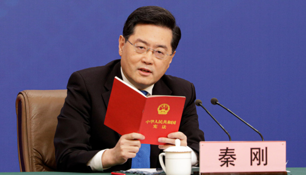МЗС Китаю не коментує, чому його глава вже місяць не з'являється на публіці