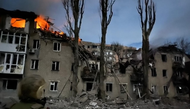 На Донеччині загарбники за добу обстріляли 15 населених пунктів, є загиблі та поранені 