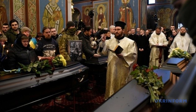 露ブリャンスク州で死亡したウクライナ軍人４名の葬儀がキーウで開催