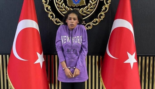 Теракт у Стамбулі: обвинувачення вимагає тисячі років ув'язнення для жінки, яка заклала бомбу