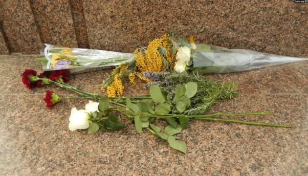 У Севастополі поклали квіти до пам'ятника Шевченку