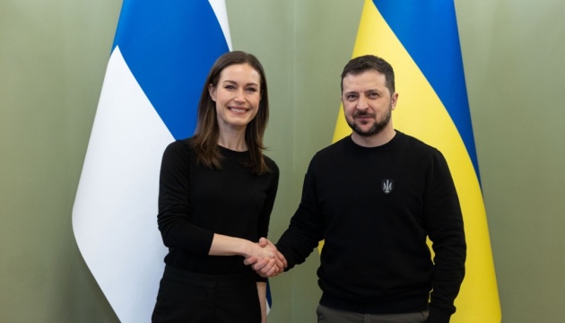 Volodymyr Zelensky a reçu Sanna Marin à Kyiv 