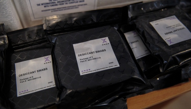 Українські поліцейські отримали від партнерів обладнання для ДНК-експертиз