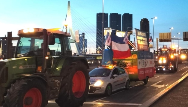 У Нідерландах поліція зупинила фермерів-мітингувальників на в'їзді до Гааги