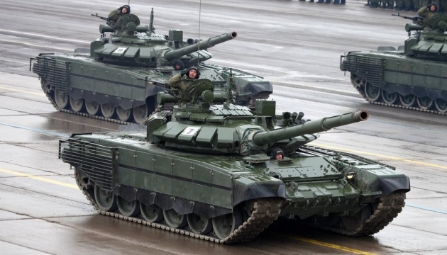 На Кремінському напрямку росіяни через значні втрати техніки воюють на старих танках - Гайдай