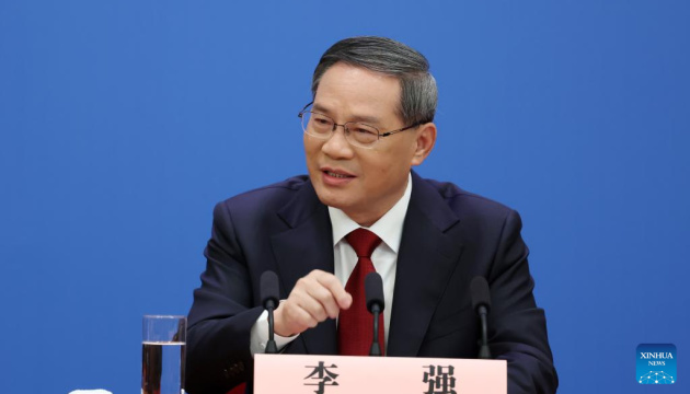 Глава уряду КНР у Давосі запевнив у стабільності економіки Китаю