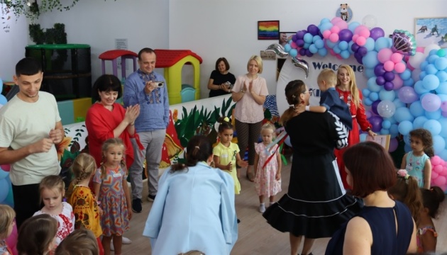 Українська школа в ОАЕ «Софія» відкрила новий центр для дошкільнят