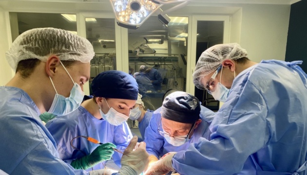 У Львові вперше задіяли унікальний апарат, щоб продовжити «житя» органу для трансплантації