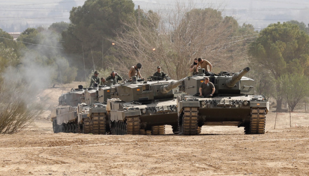 Ukrainian military complete Leopard 2A4 tank training in Spain