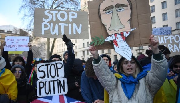 Corte Penal Internacional emite una orden de arresto contra Putin