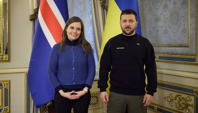 Selenskyj empfängt Ministerpräsidentin Islands, sie besprechen Friedensformel