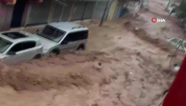 Кількість загиблих унаслідок паводків у Туреччині зросла до п'яти