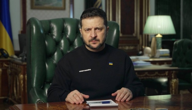 Zelensky holds Staff meeting to discuss air raids and ammo supply