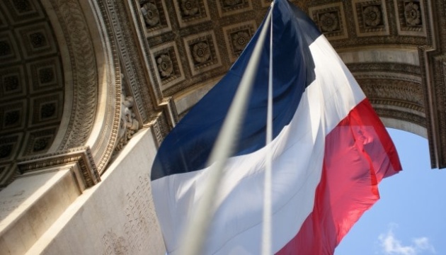 У Франції розглянуть резолюції про недовіру уряду